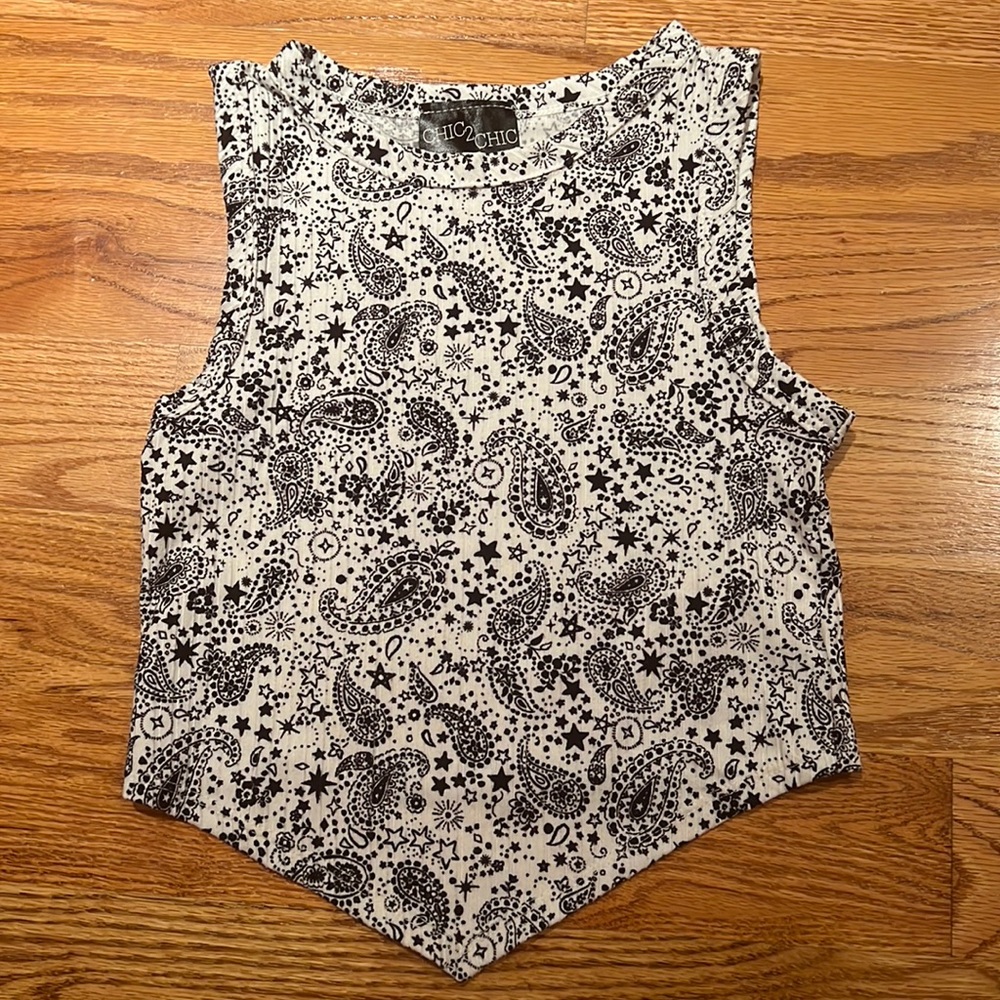 Chic 2 chic bandana print shirt like new size girls 10